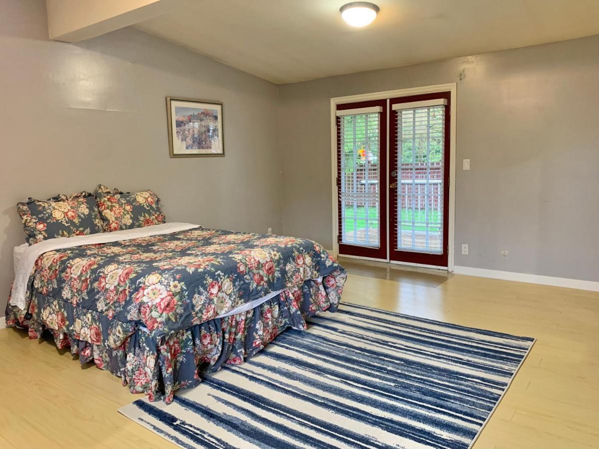 Whole Suite To Yourself At Coquitlam Centre! Port Coquitlam Eksteriør bilde