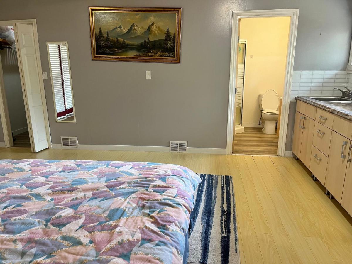 Whole Suite To Yourself At Coquitlam Centre! Port Coquitlam Eksteriør bilde